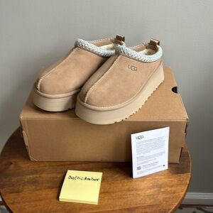 NEW Women's UGG SAND Tazz
Platform Slippers Shoes - Women's
Size 7 Mules